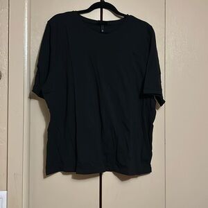 🐝 NWT black plus size T-shirt 2/$15